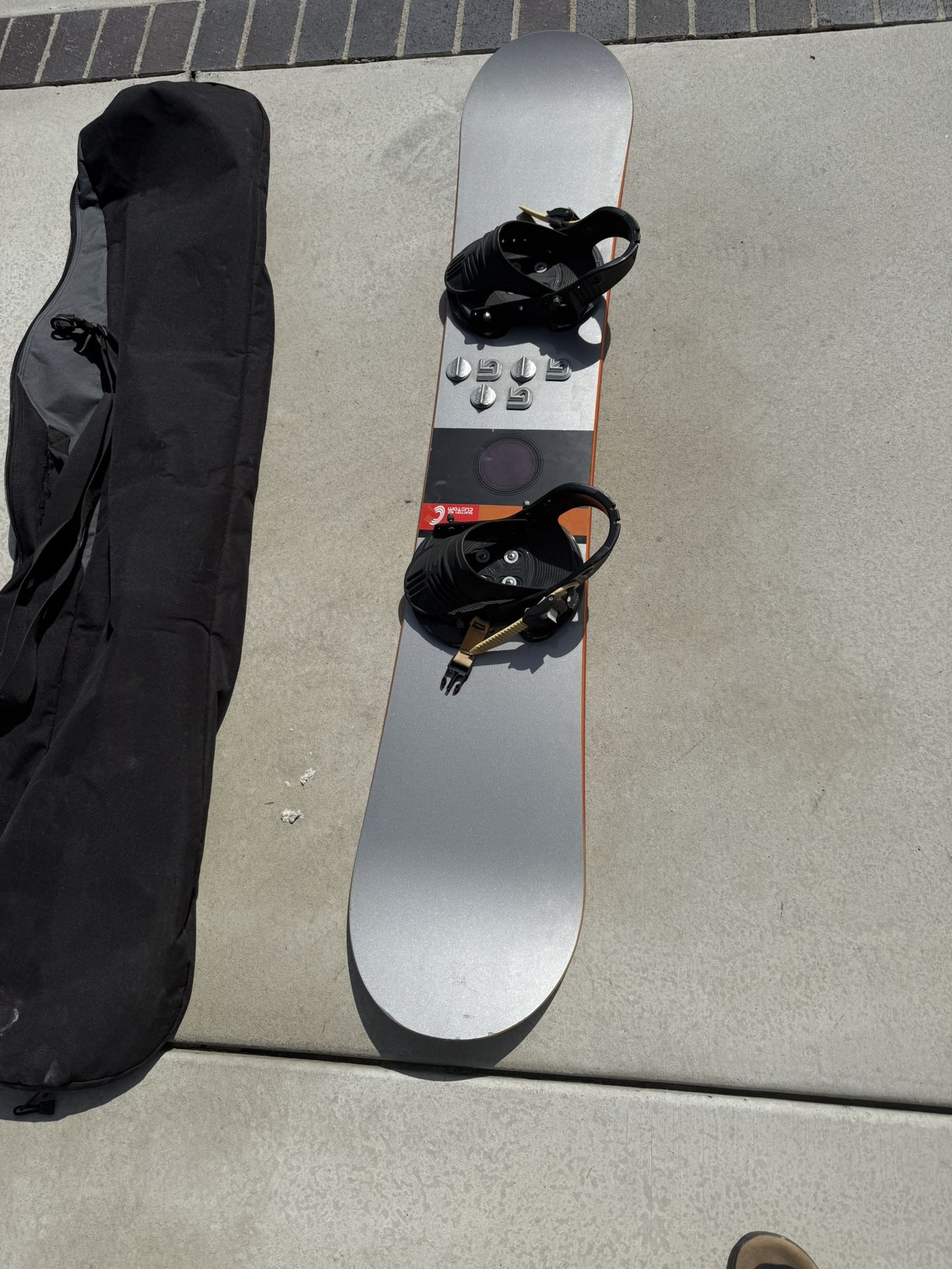Burton Custom Camber 162 Snowboard w/ Dakine Bag