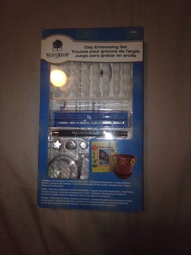 WALNUT HOLLOW CLAY EMBOSSING SET