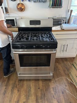 Bosch Stainless Steel 30 in Gas Range, 5 Burner, Works Great