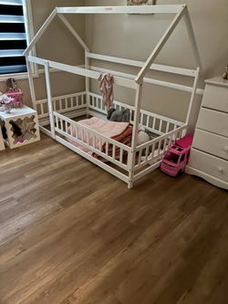 White Wood Toddler House Bed Frame