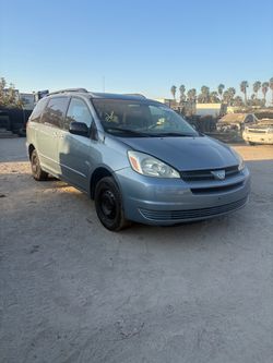 Auto Parts 2004 Toyota Sienna