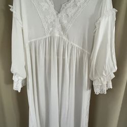 Brand New Women’s Off-White Nightgown Size L