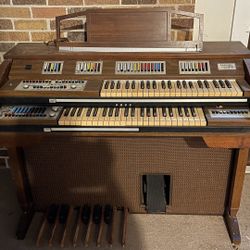 Baldwin Fanfare Deluxe Organ