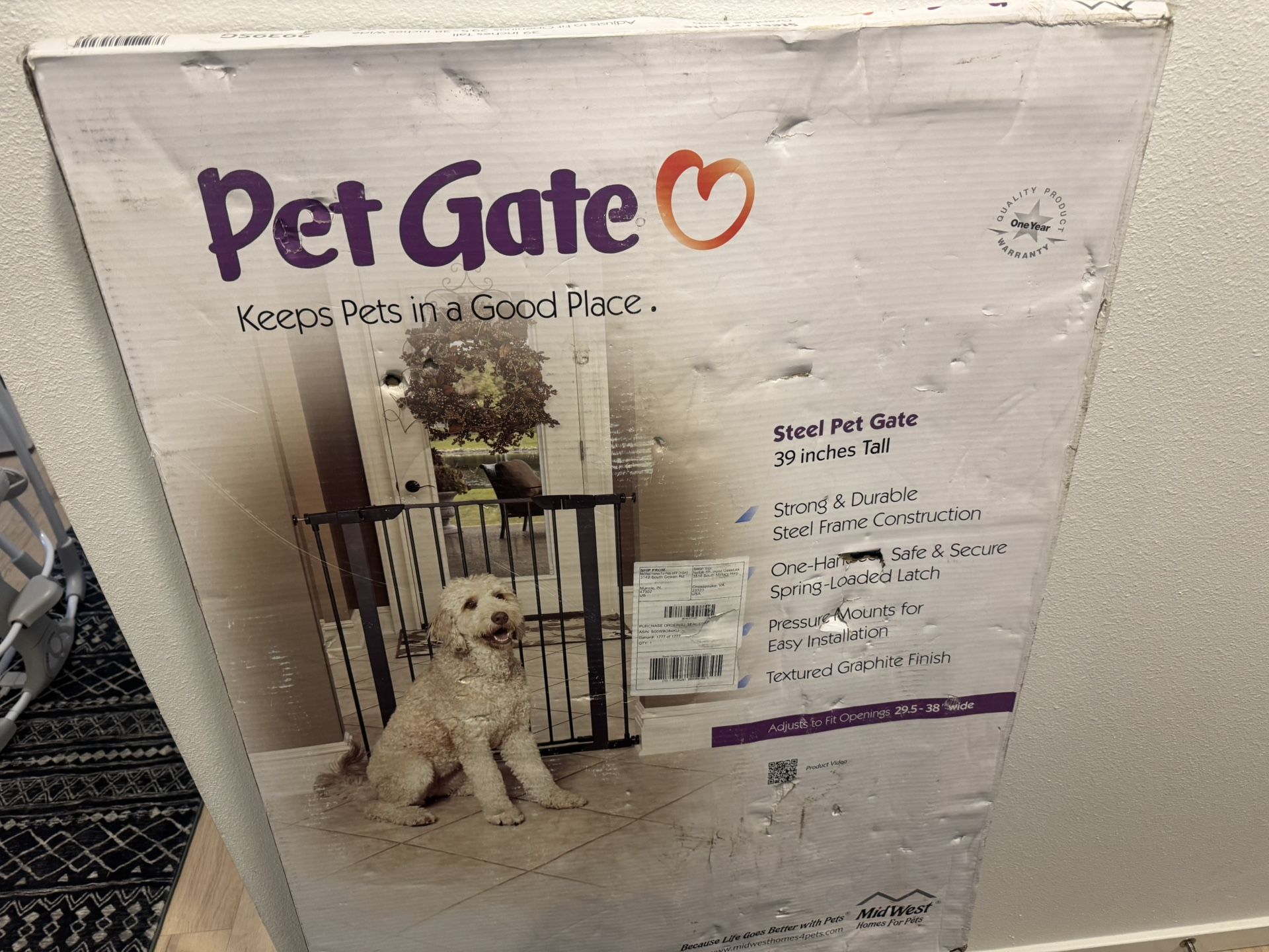 New In Box Pet Or Baby gate By MidWest  (Sturdy & Durable)