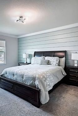 Queen-size bed with accessories