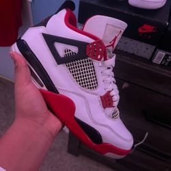 Jordan 4 Fire Reds