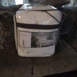 Brand New Threshold King Size Comfort 3-piece Set