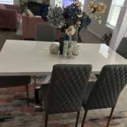 Dining Set Sits 6