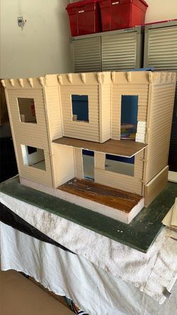 Vintage dollhouse