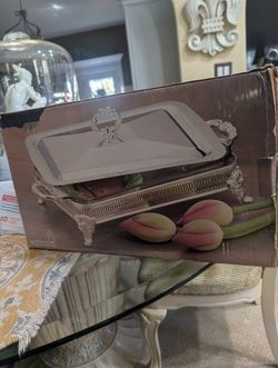 International Silver Co. 2 Qrt Covered Server