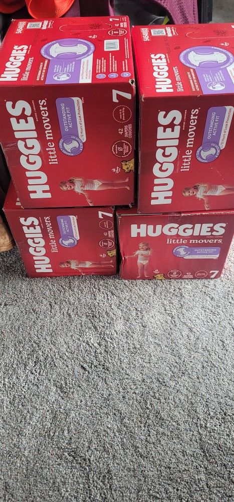 NEW SEALED Huggies
Huggies Little Movers Size 7