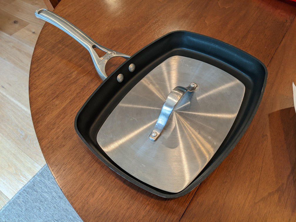 Simply Calphalon 12-Inch Nonstick Omelette Fry Pan with Lid for Sale in  Escalon, CA - OfferUp