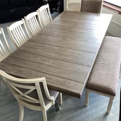 Bolanburg 8pc Rectangular Dining Room Set