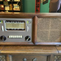 Antique Midwest Tube Receiver Model 416