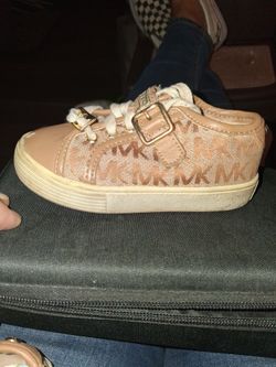 Michael kors size 6 little girls shoes