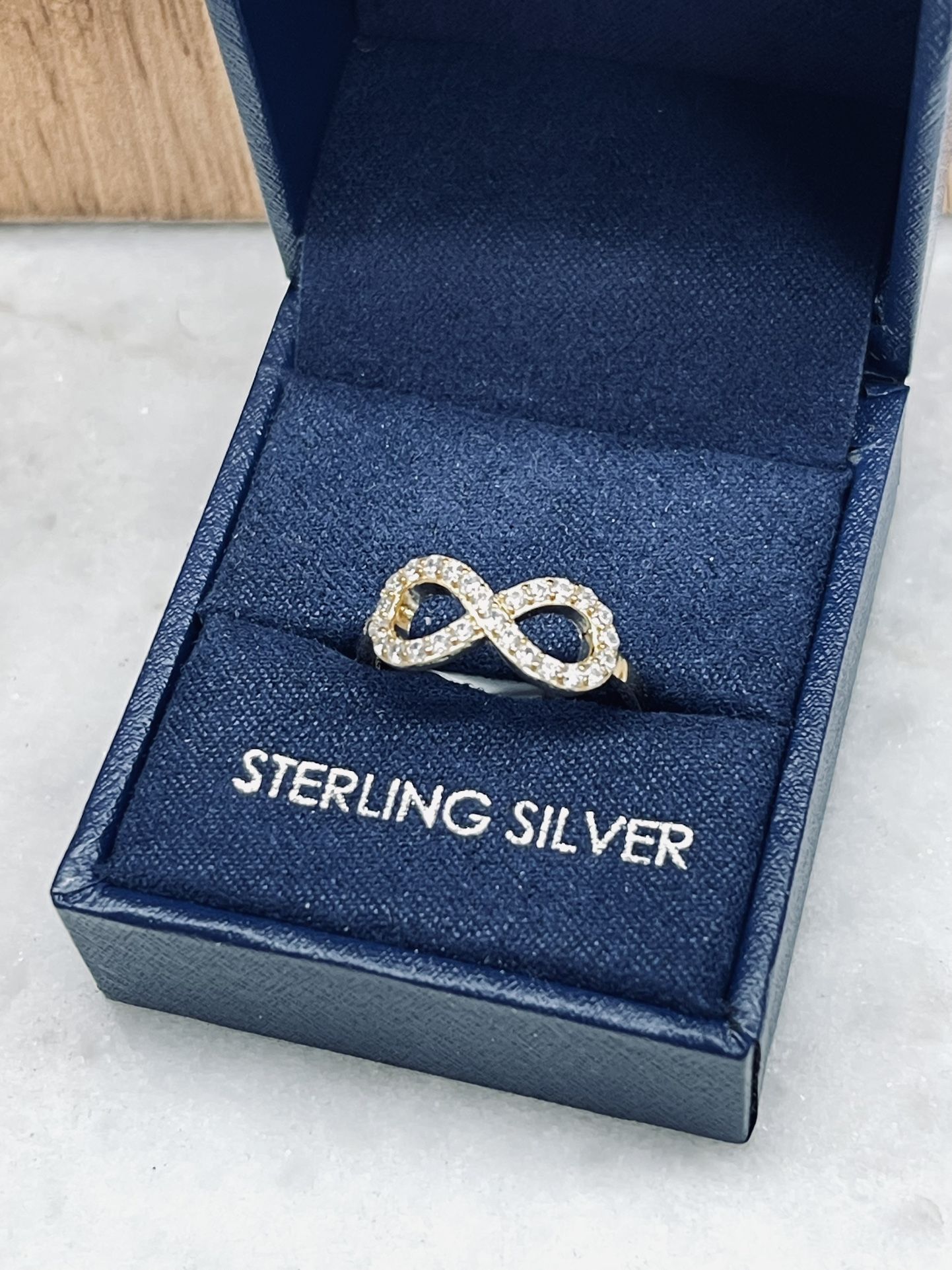 Sterling silver infinity ring size 7