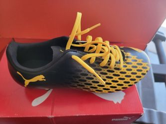 New! Puma Spirit III Firm Ground Soccer Cleats Black and Ultra Yellow 7.5