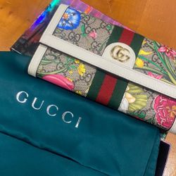 Gucci Women’s Limited Release Wallet 