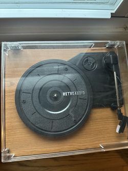 Retro audio vinyl record player