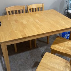 Sandwooded Table With 4 Chairs. Great Real Wood!💯