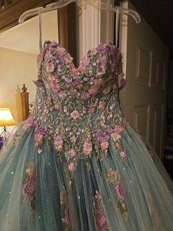 Quinceñera Dress