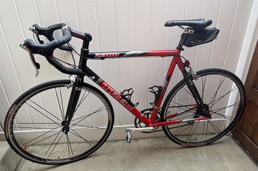 2300 TREK Racing Road bike