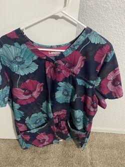 Woman’s XXL scrub tops. Make an offer