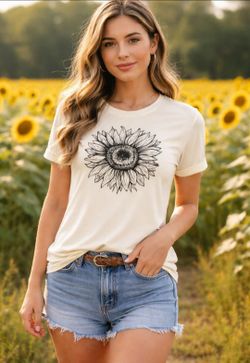 Sunflower Graphic Tee Beige XL Soft Casual Floral T-Shirt