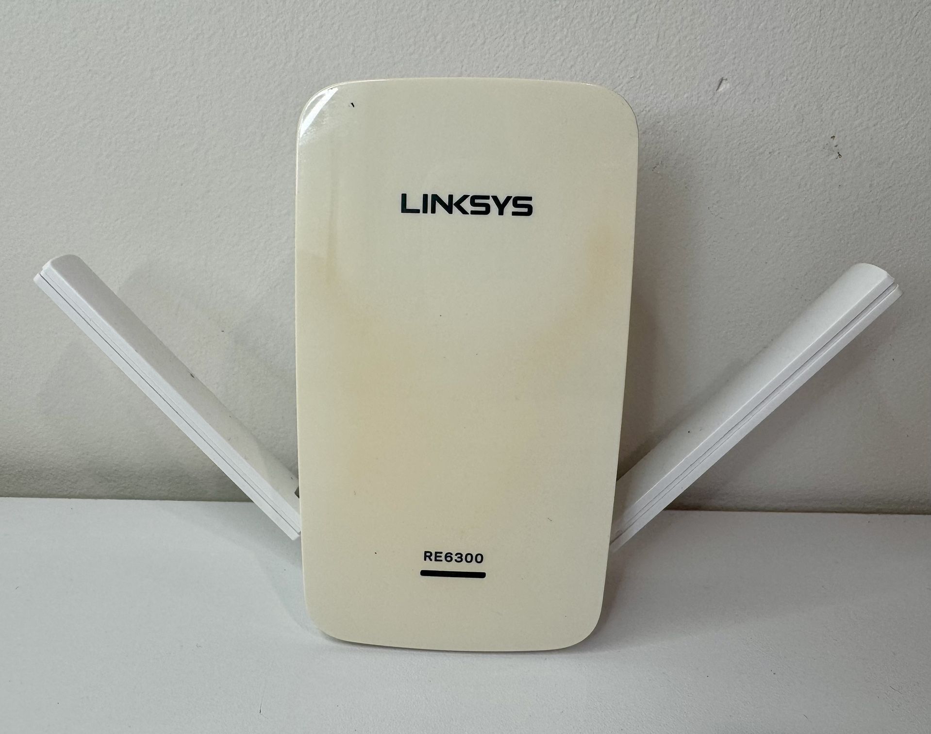 Linksys RE6300 Wi-Fi Range Extender – Works Perfectly!
