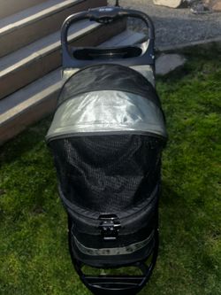 Dog stroller