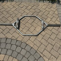 Heavy Duty Deadlift, Farmers Walk, Shrugs Bar