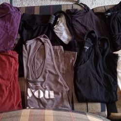Woman's Tank Tops Good Condition Sizes Xlarge $1.00 Each Or All For $11.00