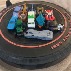 Vintage Hot wheels Case With 12 Cars