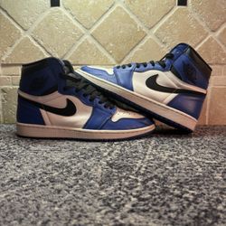 Jordan 1 “Game Royal” -Size 9.5M -Og all -Used -Shipping available 