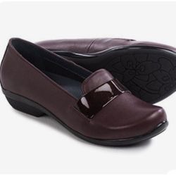 New Women’s Dansko Oksana Loafers Burgundy 