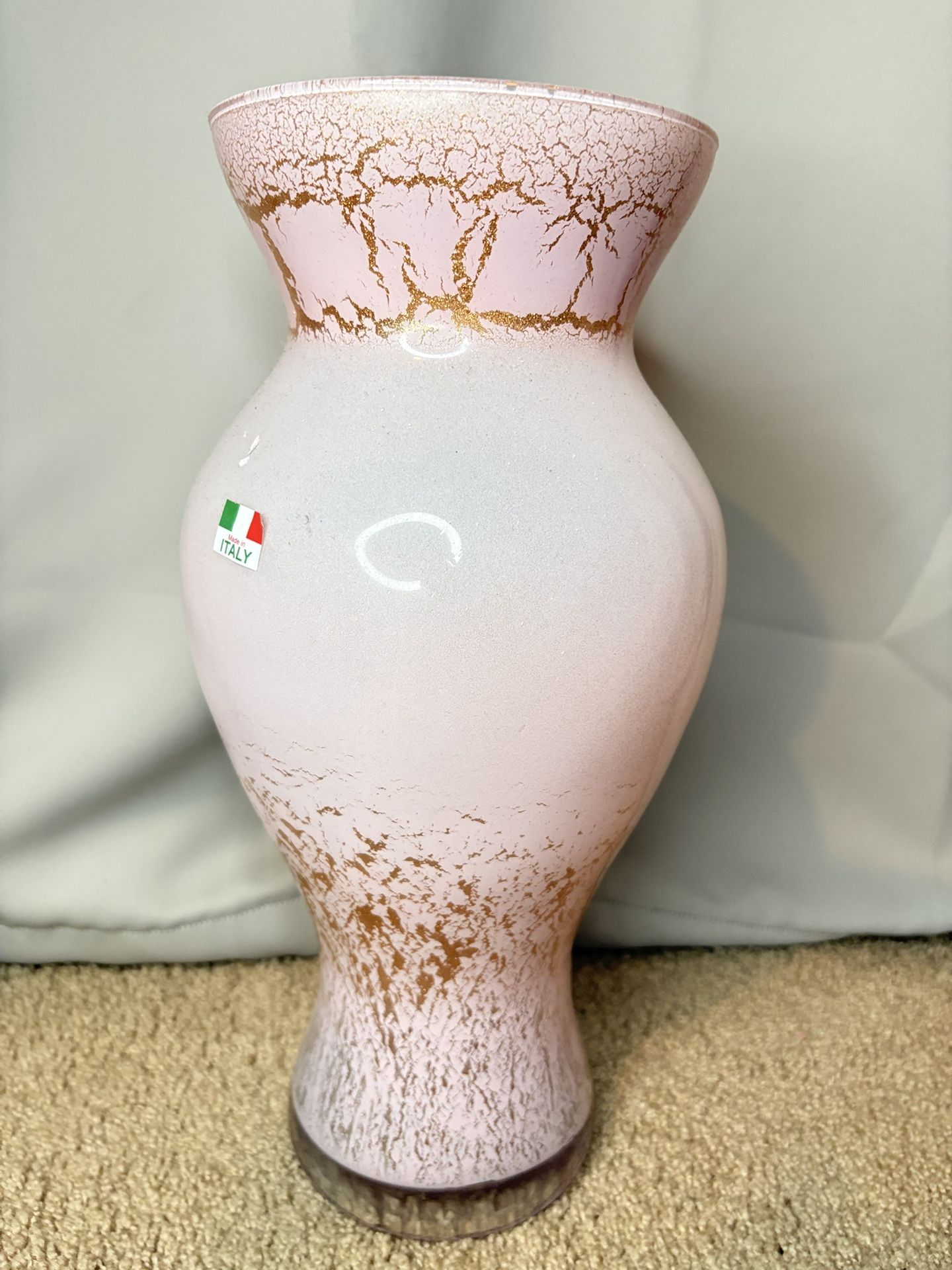 Pink and gold Italian Murano glass vase #MuranoGlass #ItalianVase #roomdecor