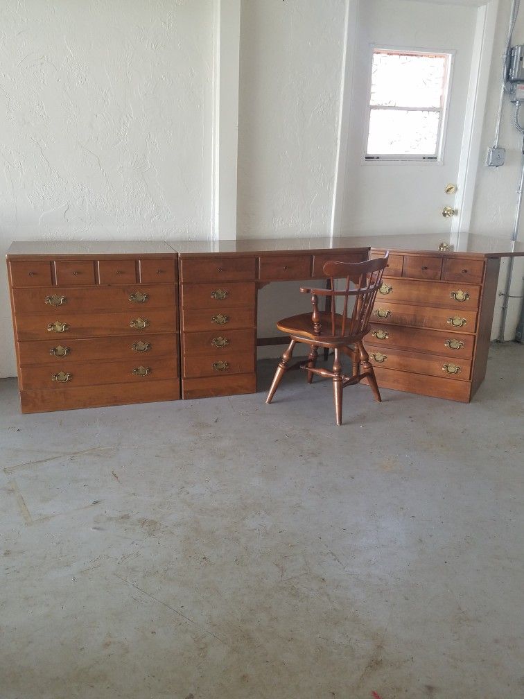 Ehan Allen Buitiful 4 Piece Dresser Desk