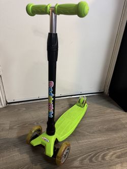 Kids Scooter with Light Up Wheels