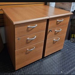 Wood cabinet with 3 storage drawer
