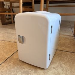 Compact Refrigerator, Portable Mini Fridge, Skin Care 4L Capacity/6 Cans, for Bedroom, Car, Office & Dorm, Small Cooler for Cosmetics, Beverage and Fo