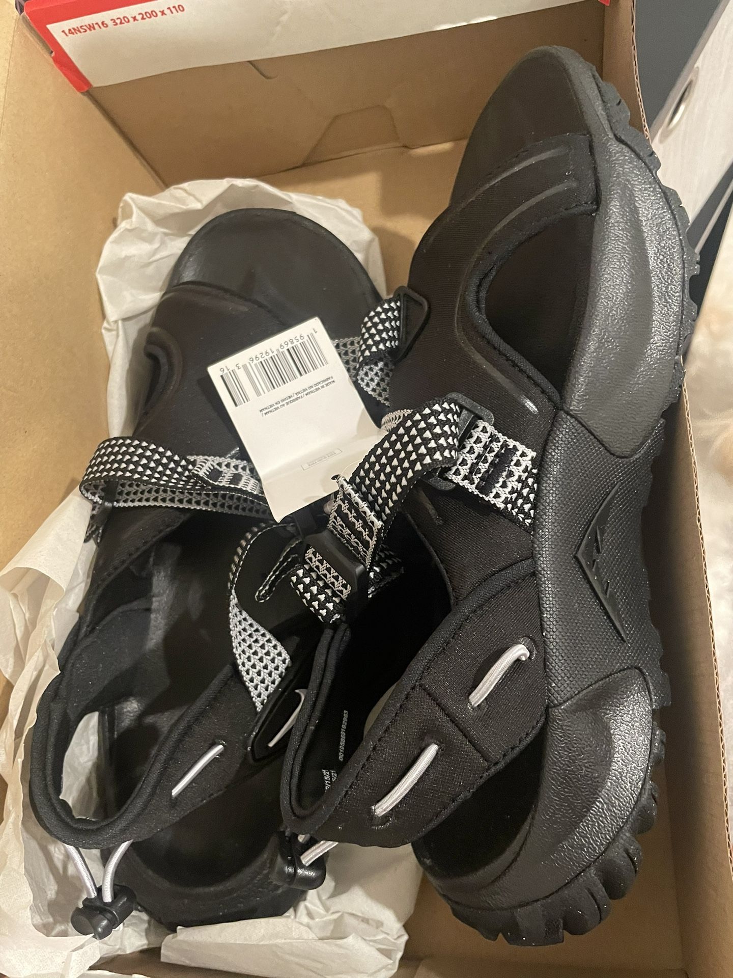 Size 7 Nike Oneonta Sandals