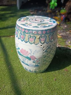 Vintage Chinese Ceramic Garden Stool - Hand-Painted Lotus & Crane Accent Table