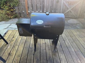 Traeger Junior