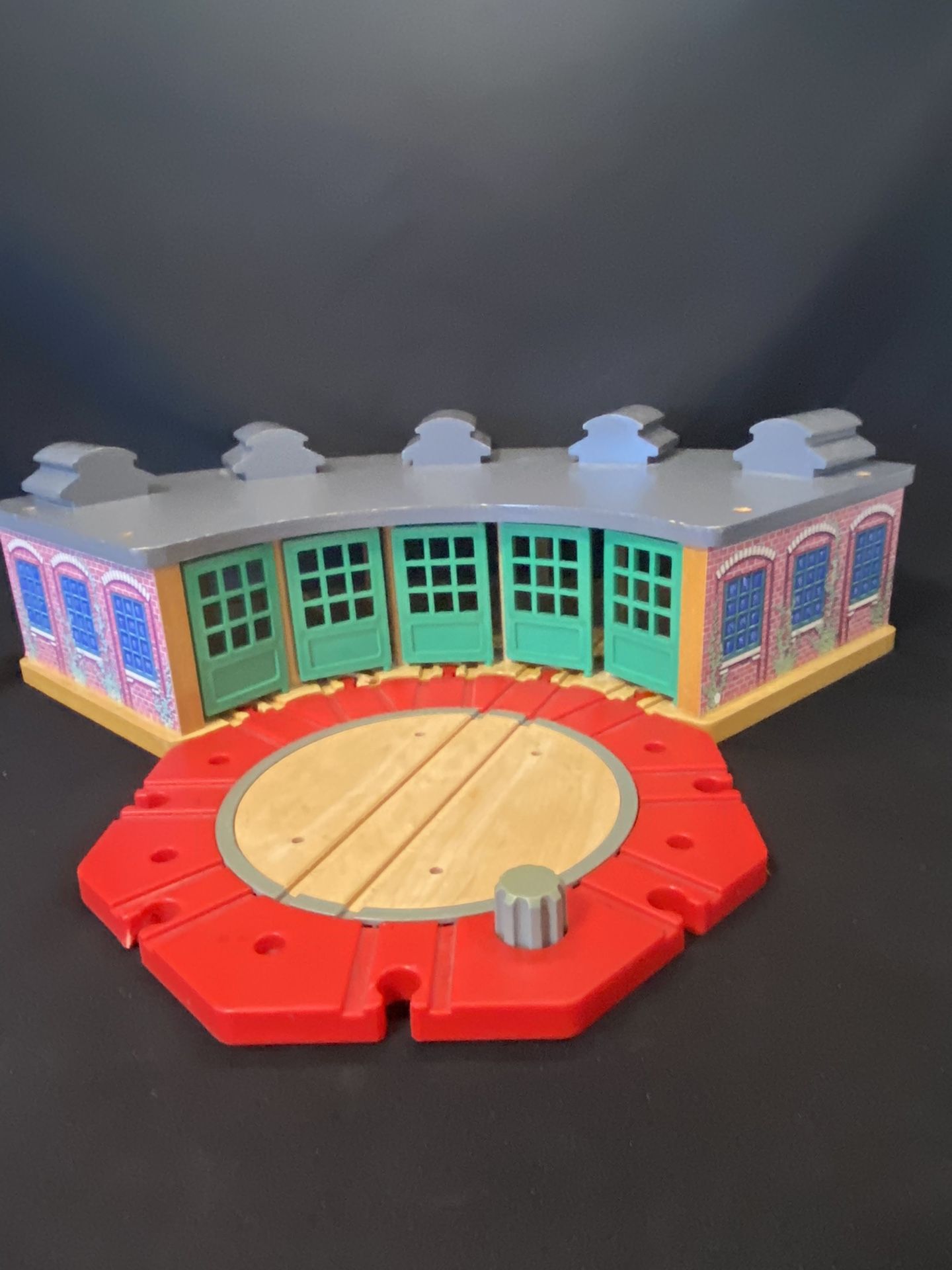 Wooden Roundhouse With Turntable