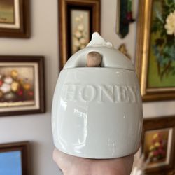  Fitz & Floyd Everyday White Porcelain Honey Pot with Bee Lid and Dipper 