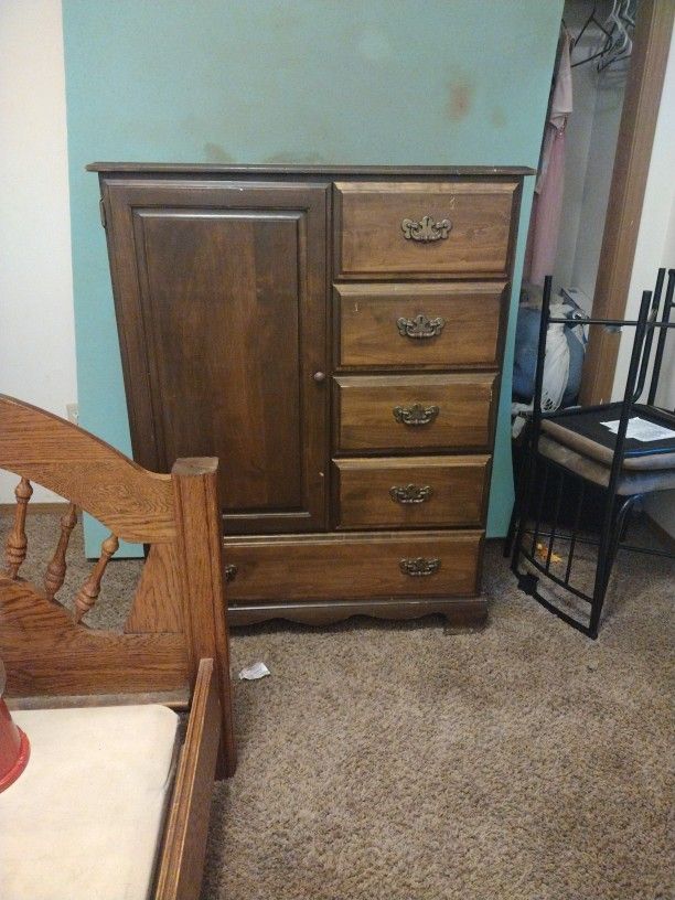 Dresser