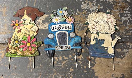 Metal yard signs - rustic for decor or repaint