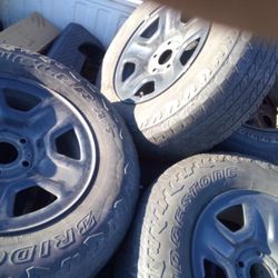 Set Of 4 Jeep Wrangler Tires And Wheels 