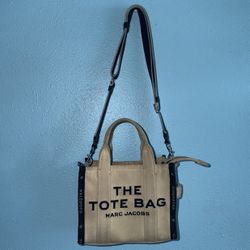 Marc Jacob’s ‘The Tote Bag’🖤