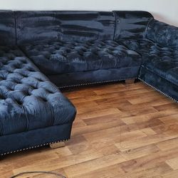 Black Sectional Sofa 